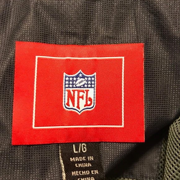 NFL Bears Windbreaker - Picture 3 of 3